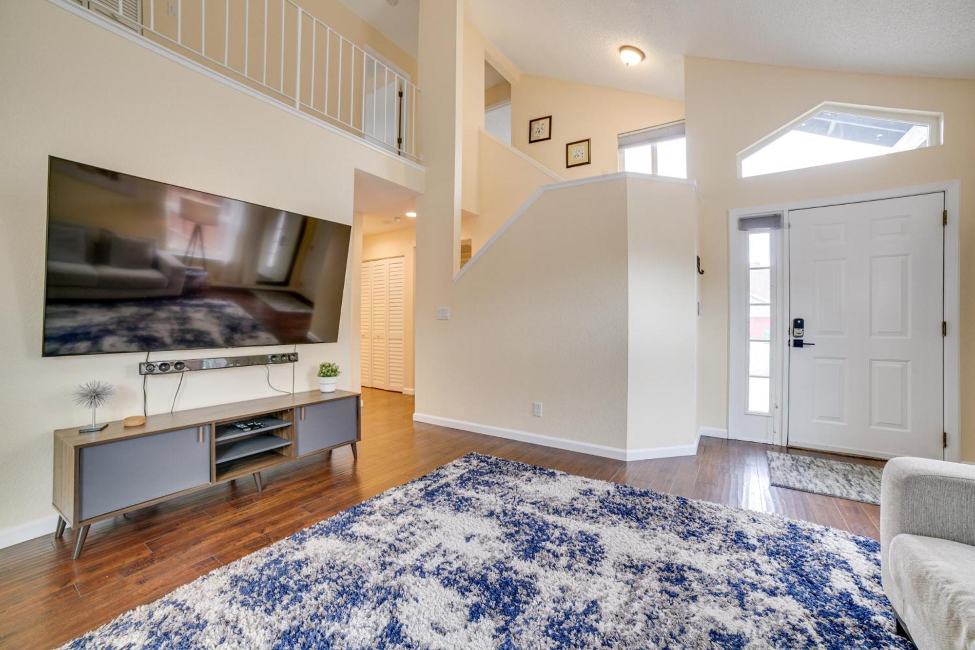 Getaway With Spacious Patio And Grill! Reno