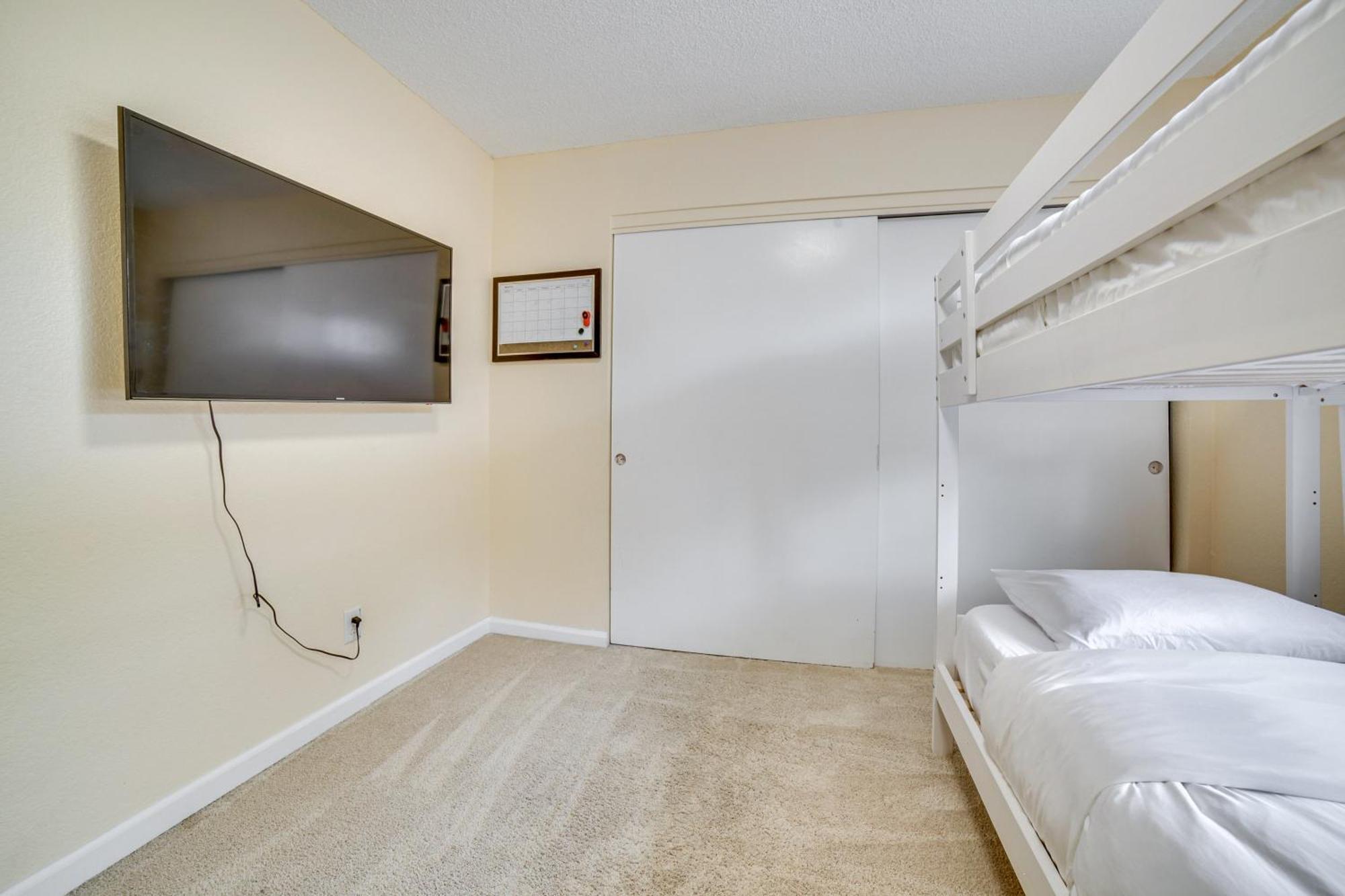 Getaway With Spacious Patio And Grill! Holiday home *