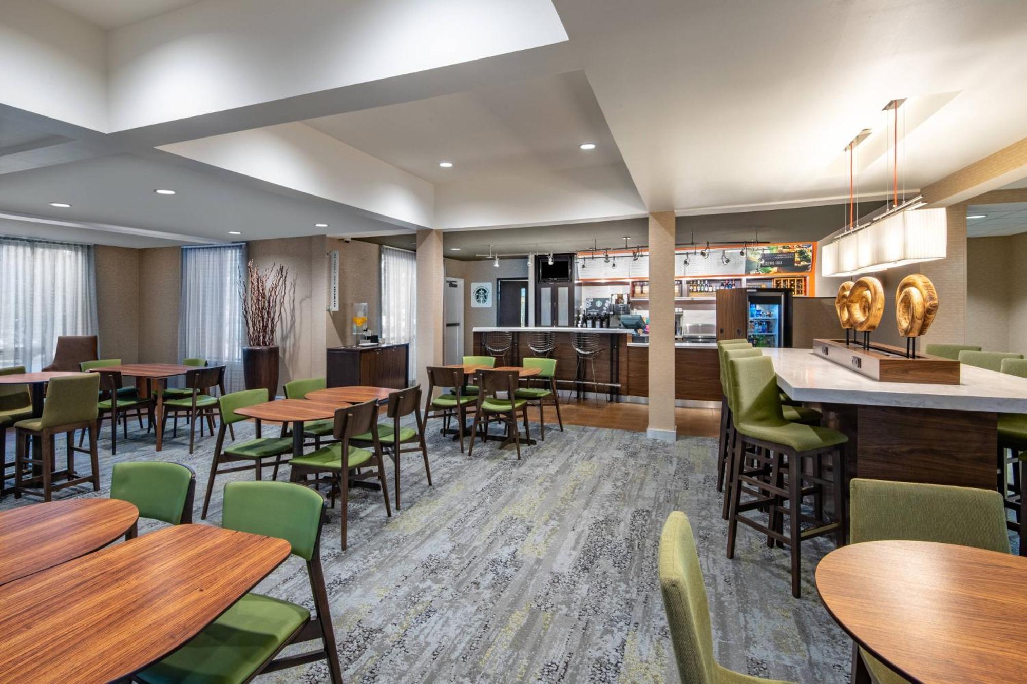 Hotel Courtyard By Marriott