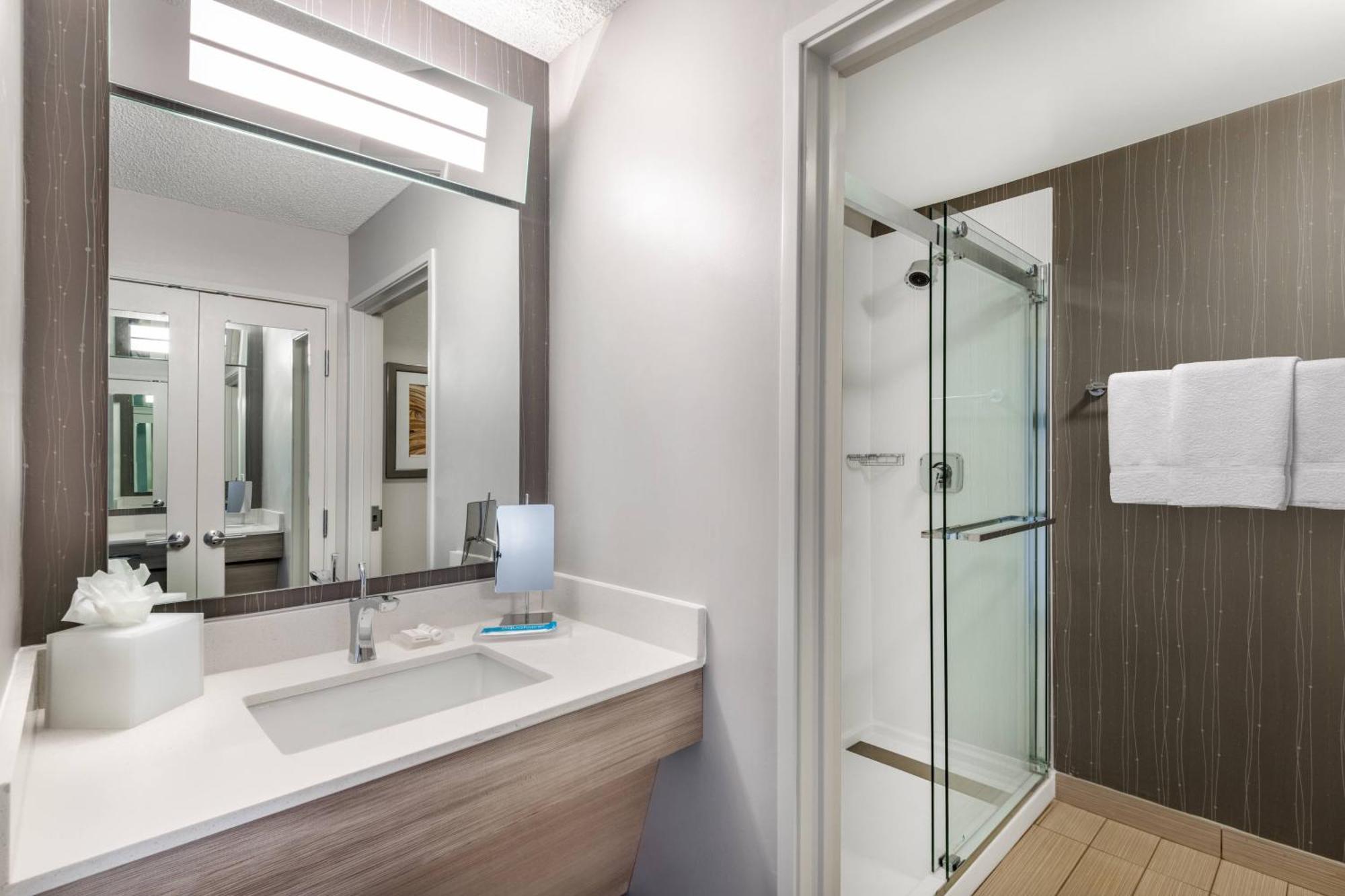 Courtyard By Marriott