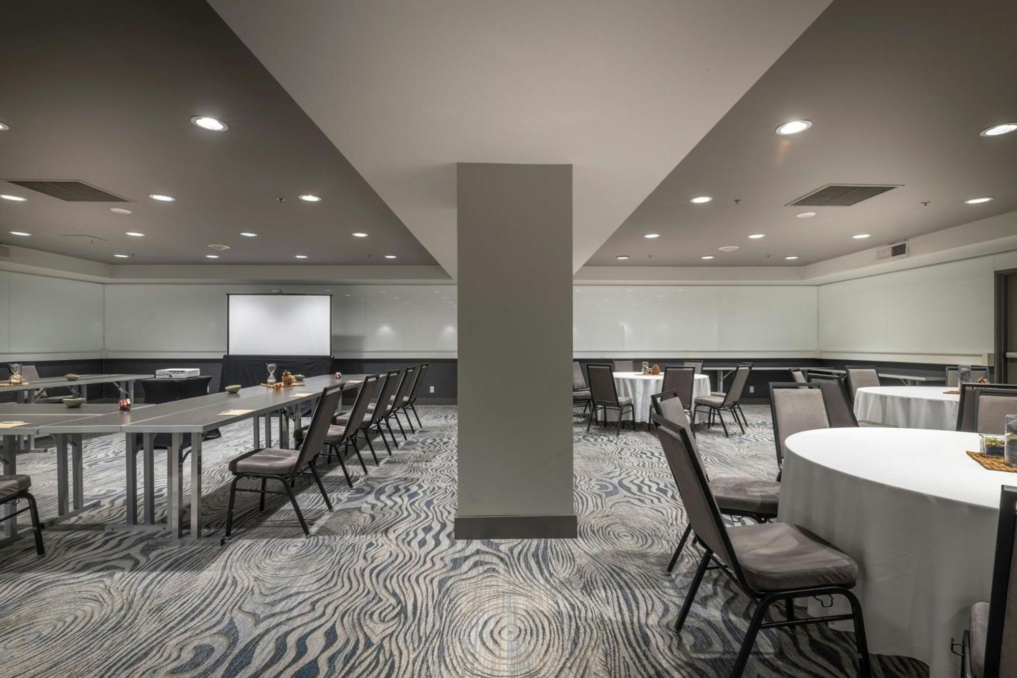 Renaissance Downtown & 4* Reno