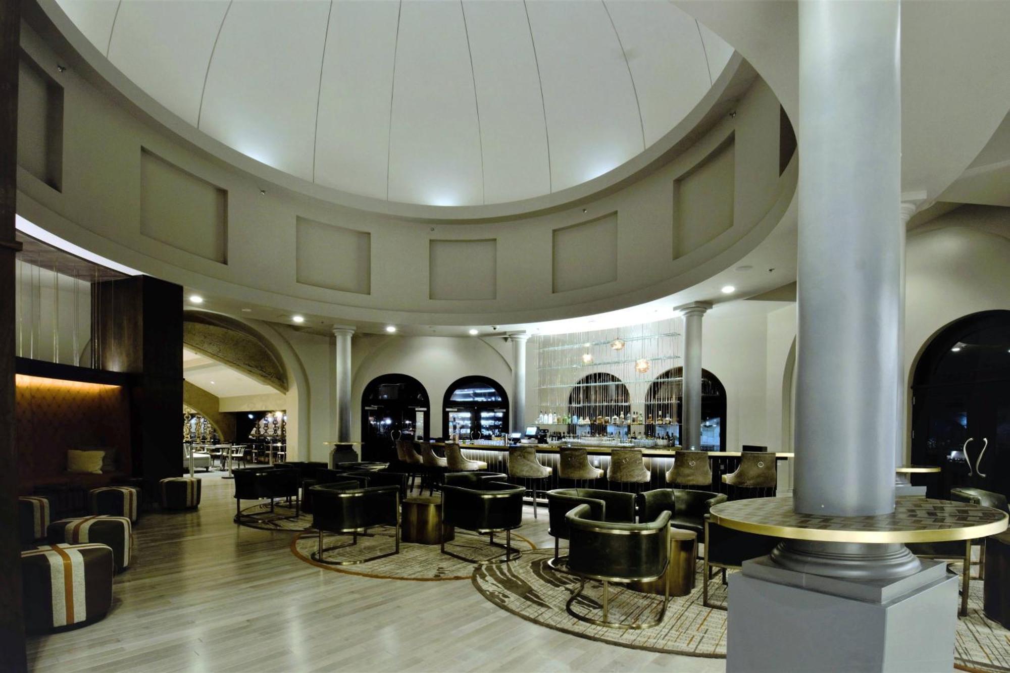 Hotel Renaissance Downtown & Reno