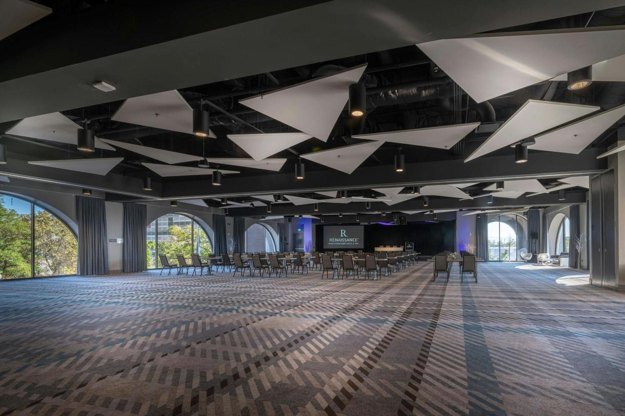 Renaissance Downtown & Hotel 4*