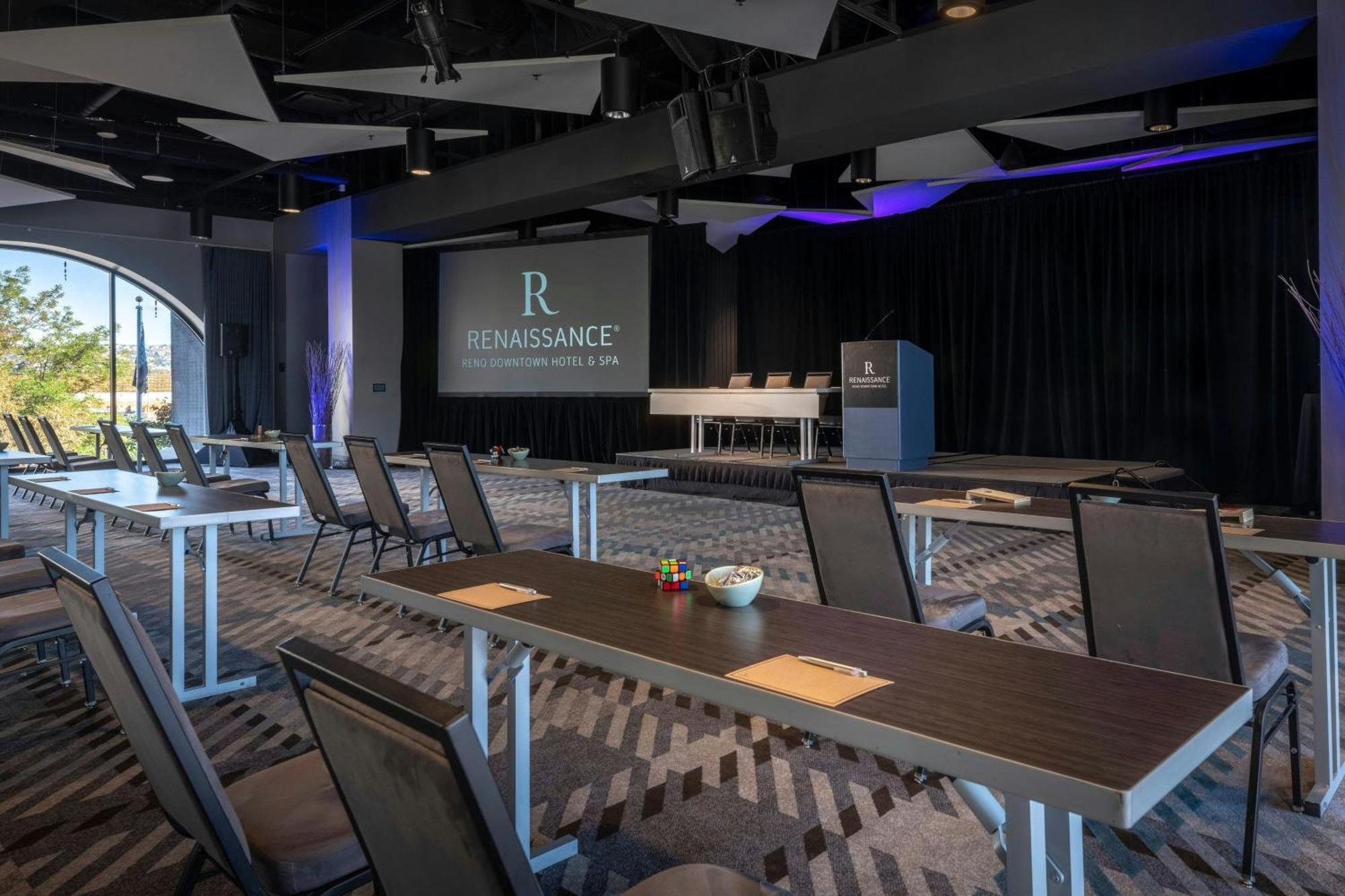 Renaissance Downtown & Hotel 4*
