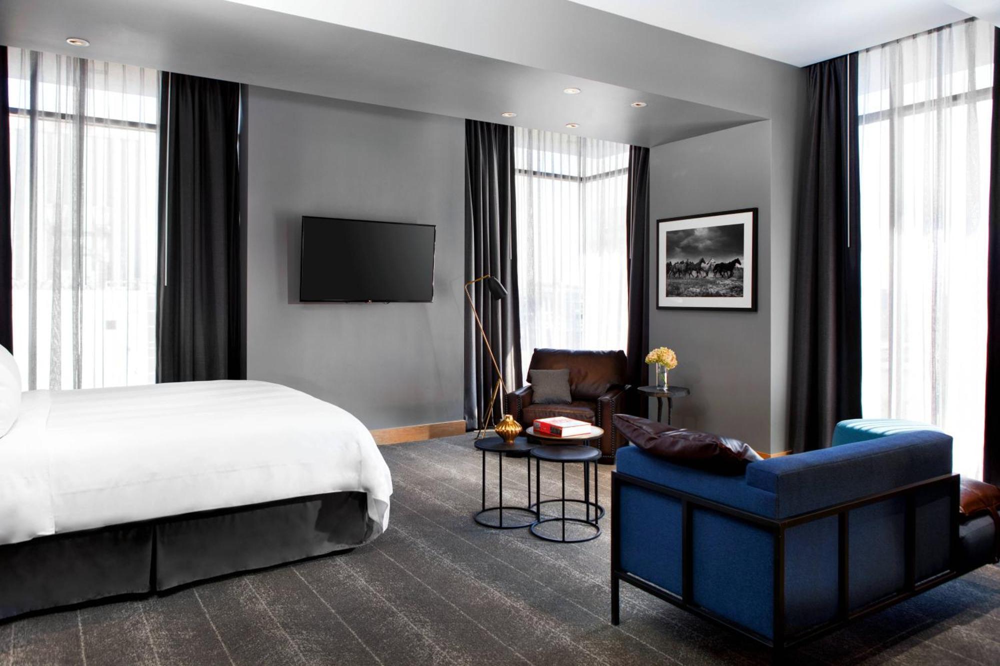 Hotel Renaissance Downtown &