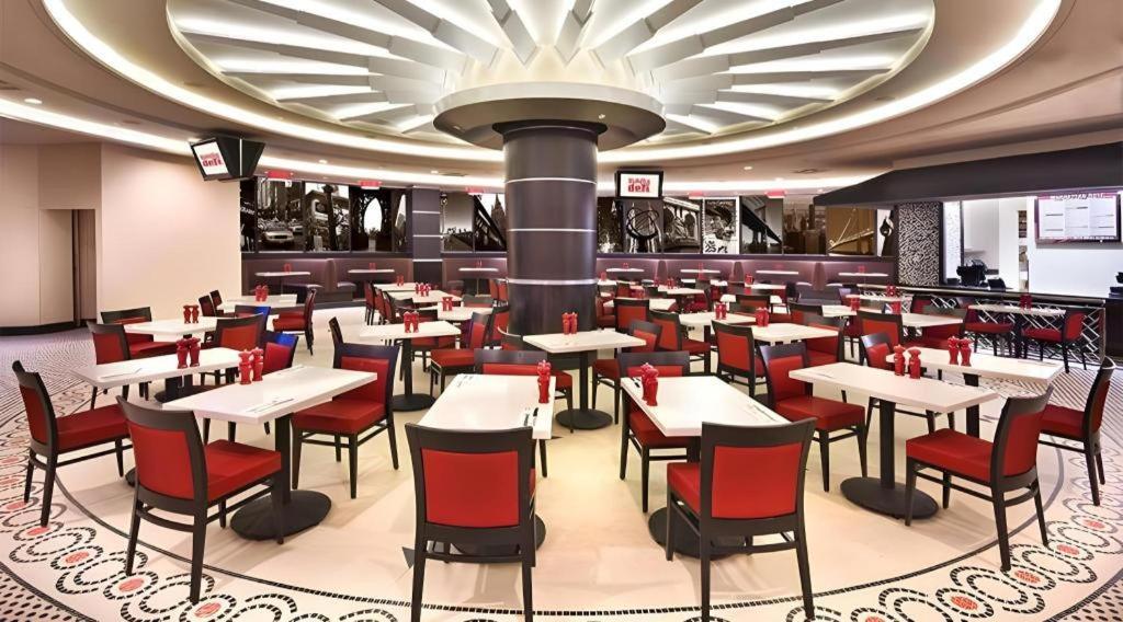 Atlantis Casino 4*