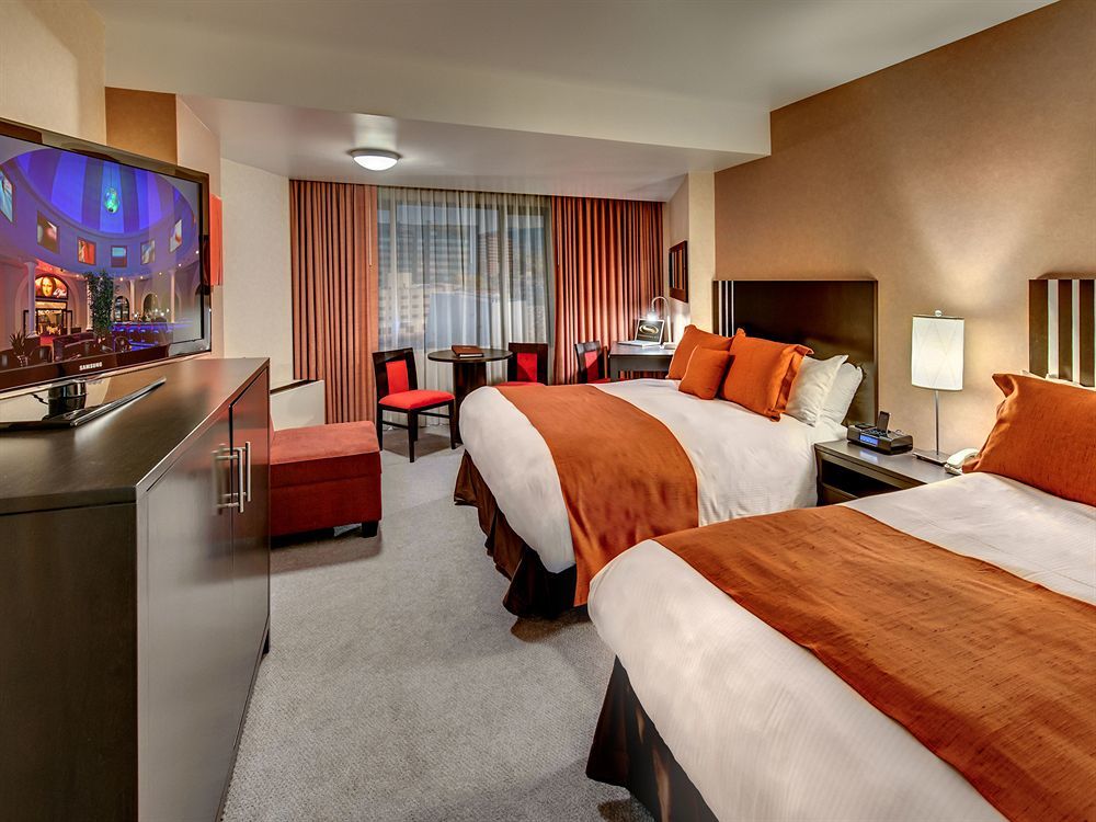 Renaissance Downtown & Hotel