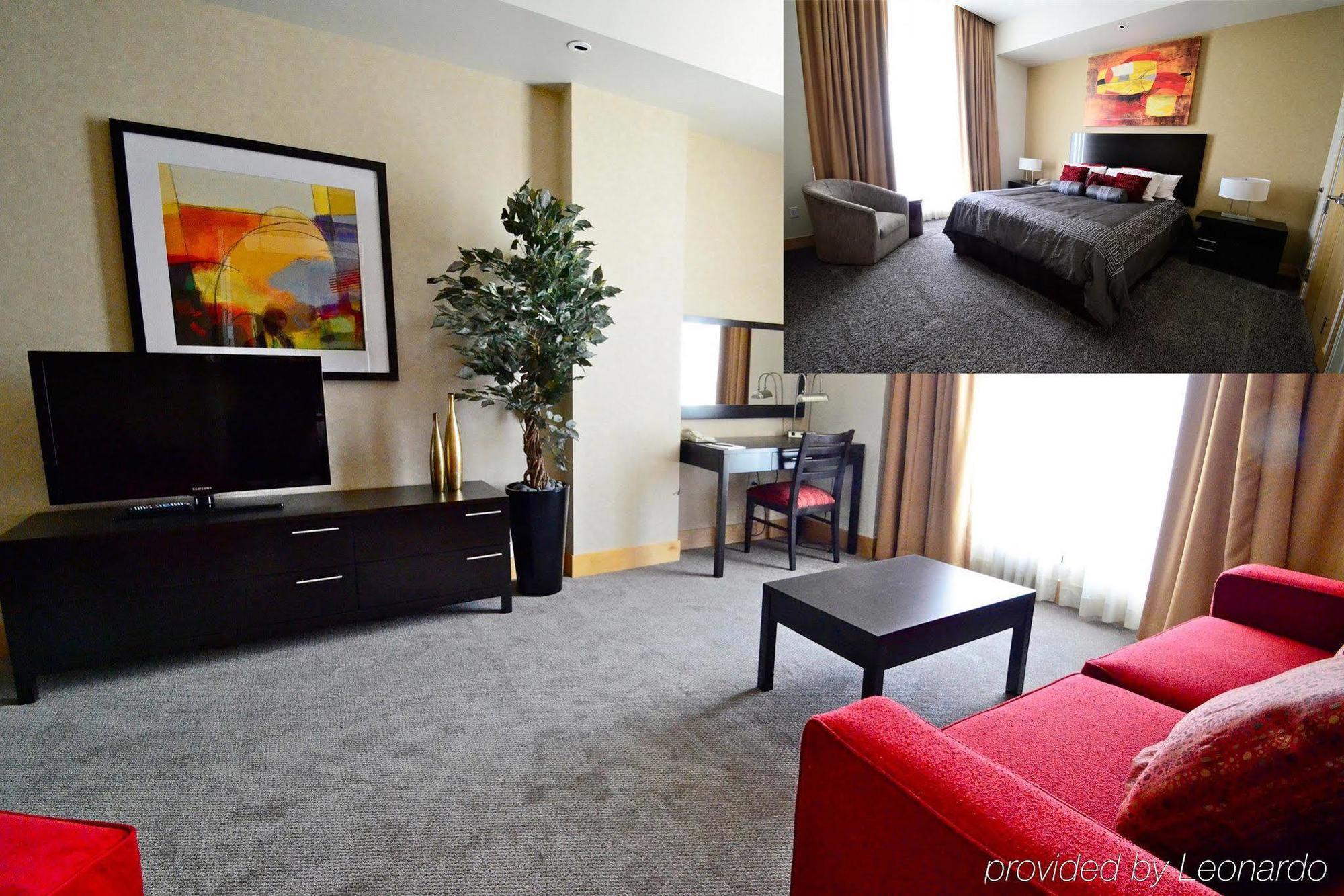 Hotel Renaissance Downtown & 4*
