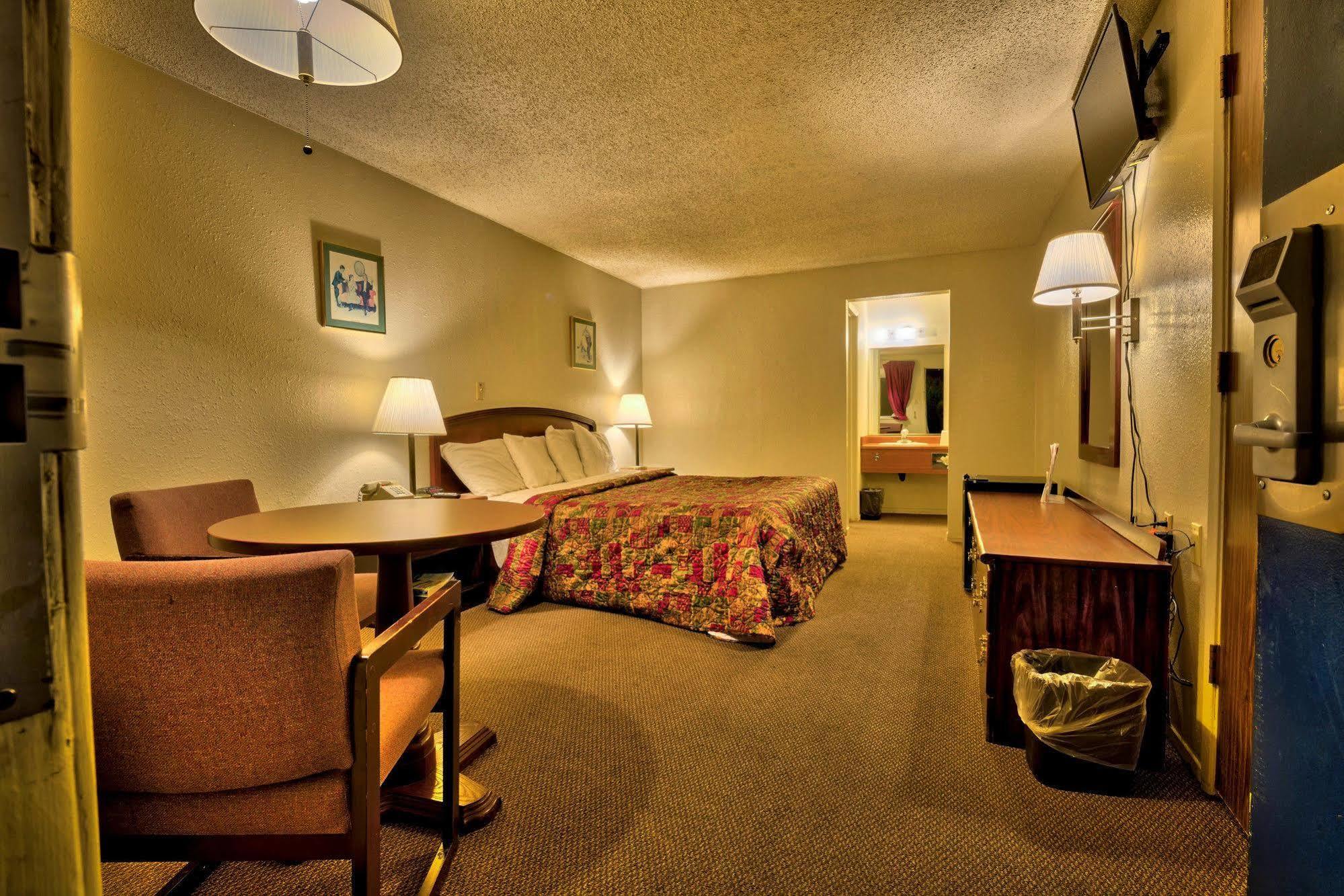 University Inn Motel