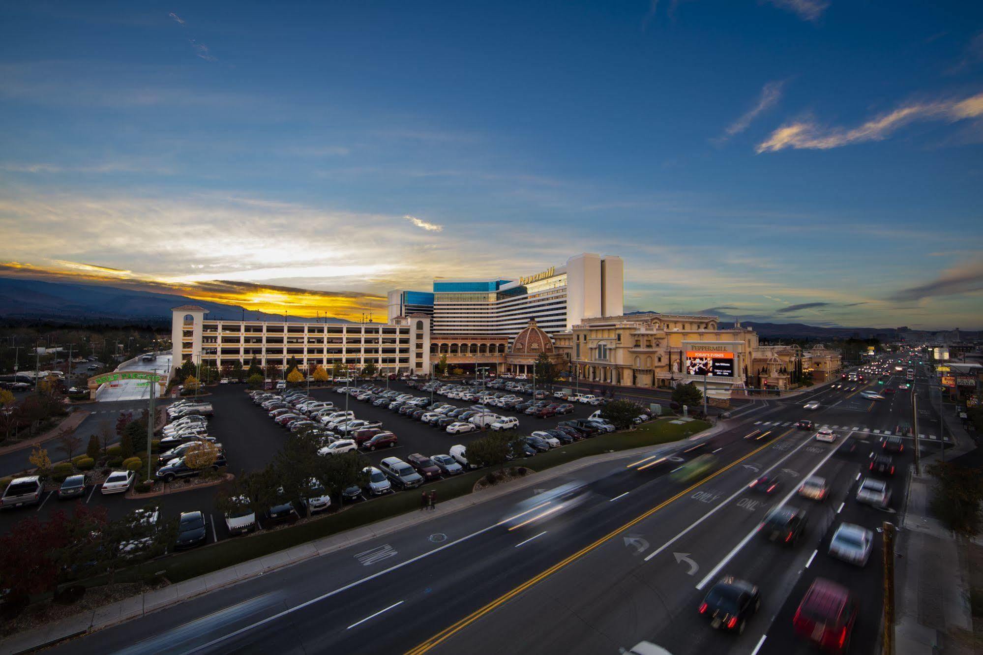 Peppermill Casino 4*